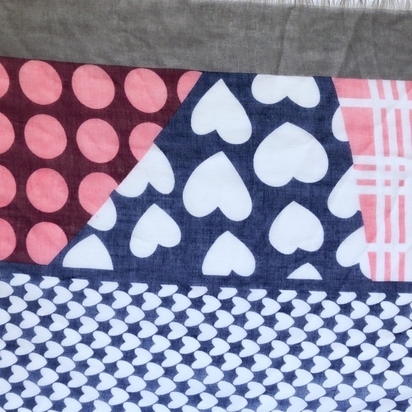 Multi-pattern scarf in grey, pink, blue and maroon. - Picture 9 of 10